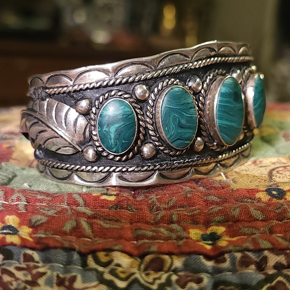 Vintage Navajo Sterling Silver Cuff - Picture 6 of 9